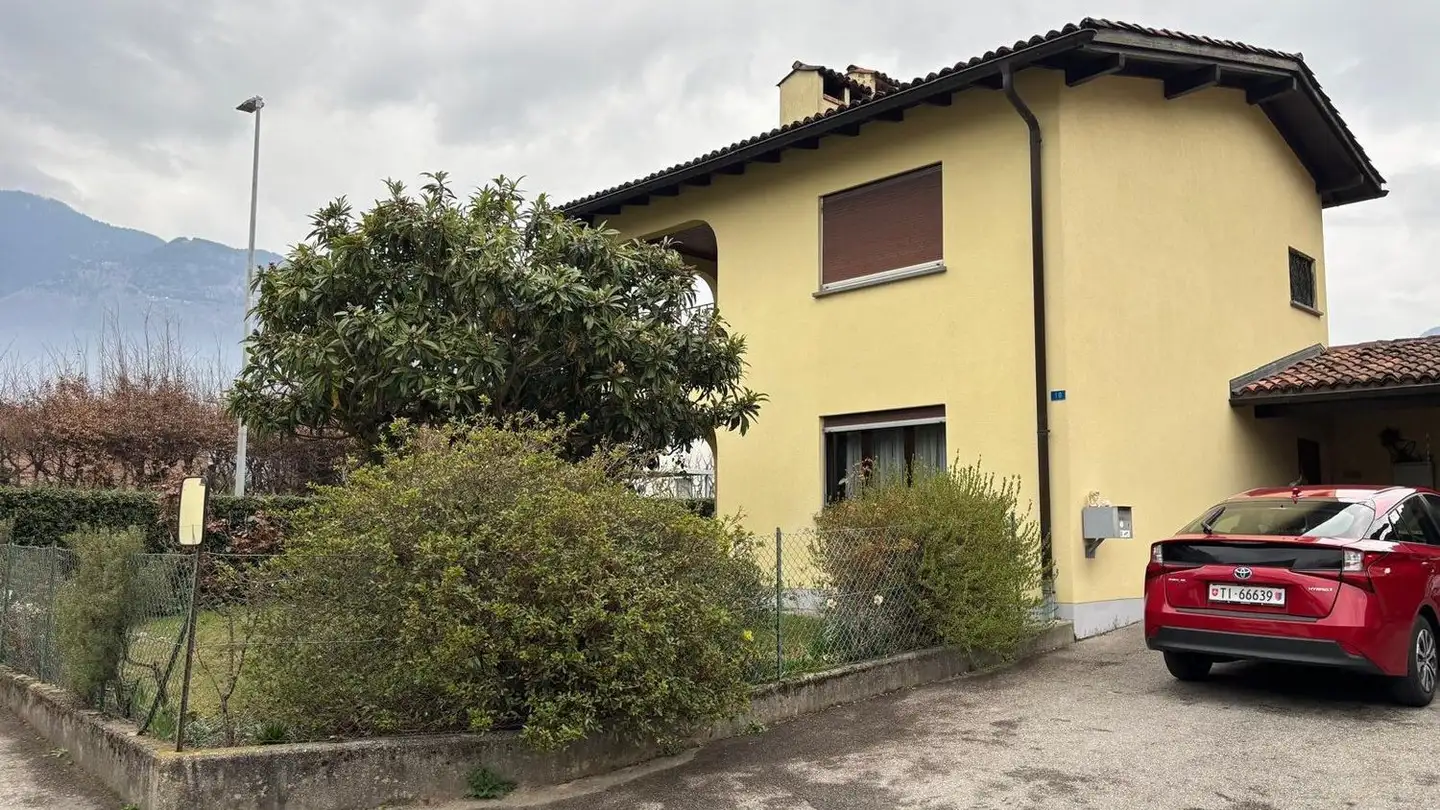 Einfamilienhaus kaufen - Al Guast 16, 6528 Camorino