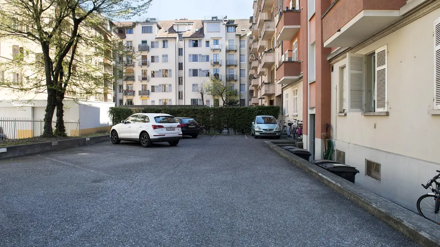 Place de parking extérieure à louer - Rue Gustave- Moynier 8, 1202 Genève - Photo 4