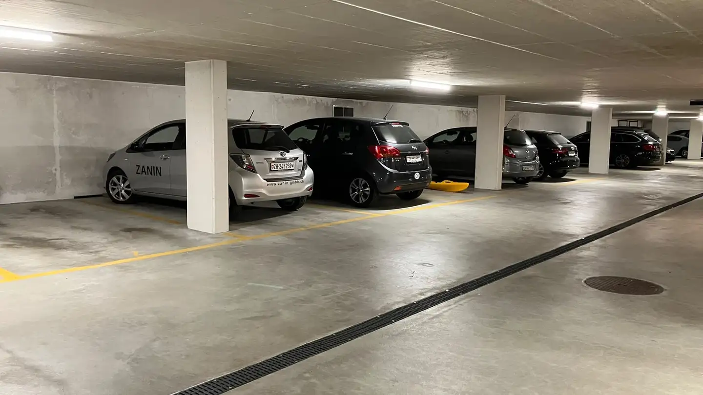 Single garage for rent - Alte Landstrasse 123, 8707 Uetikon am See