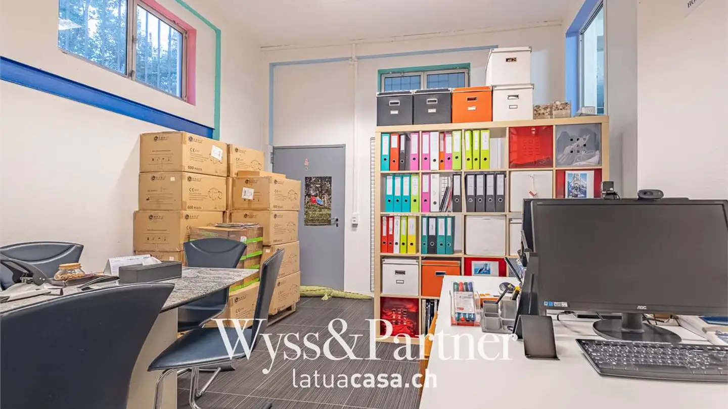 Office space for sale - Via Cave Di Marmo, 6864 Arzo - Photo 2