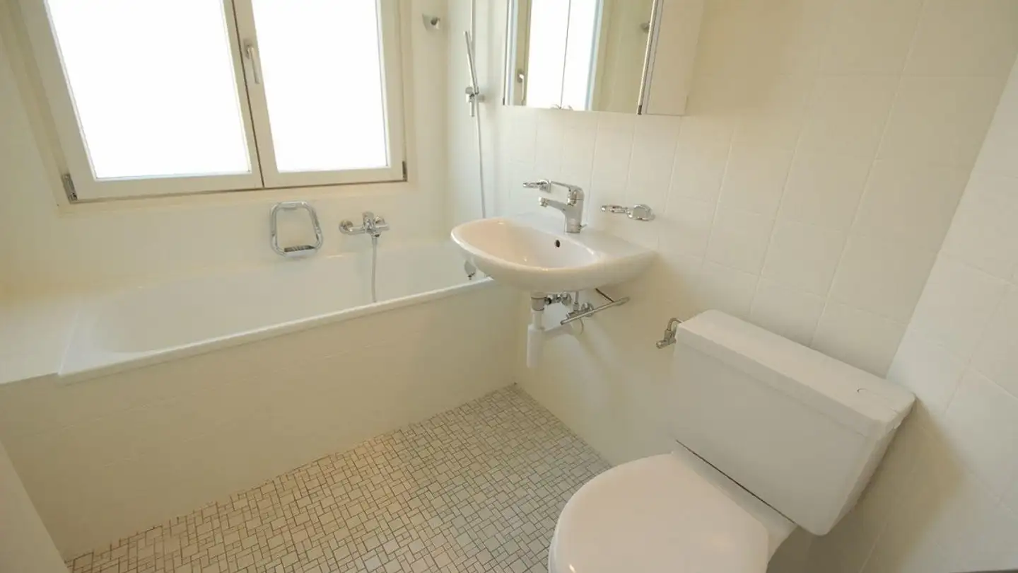 Single house for rent - Waldweg 1, 4153 Reinach BL
