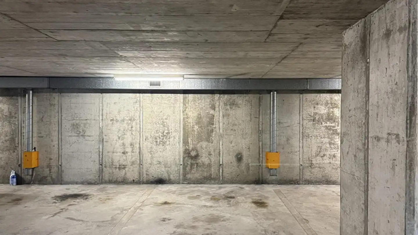 Tiefgaragenstellplatz mieten - Hardeggstrasse, 8049 Zürich - Foto 3