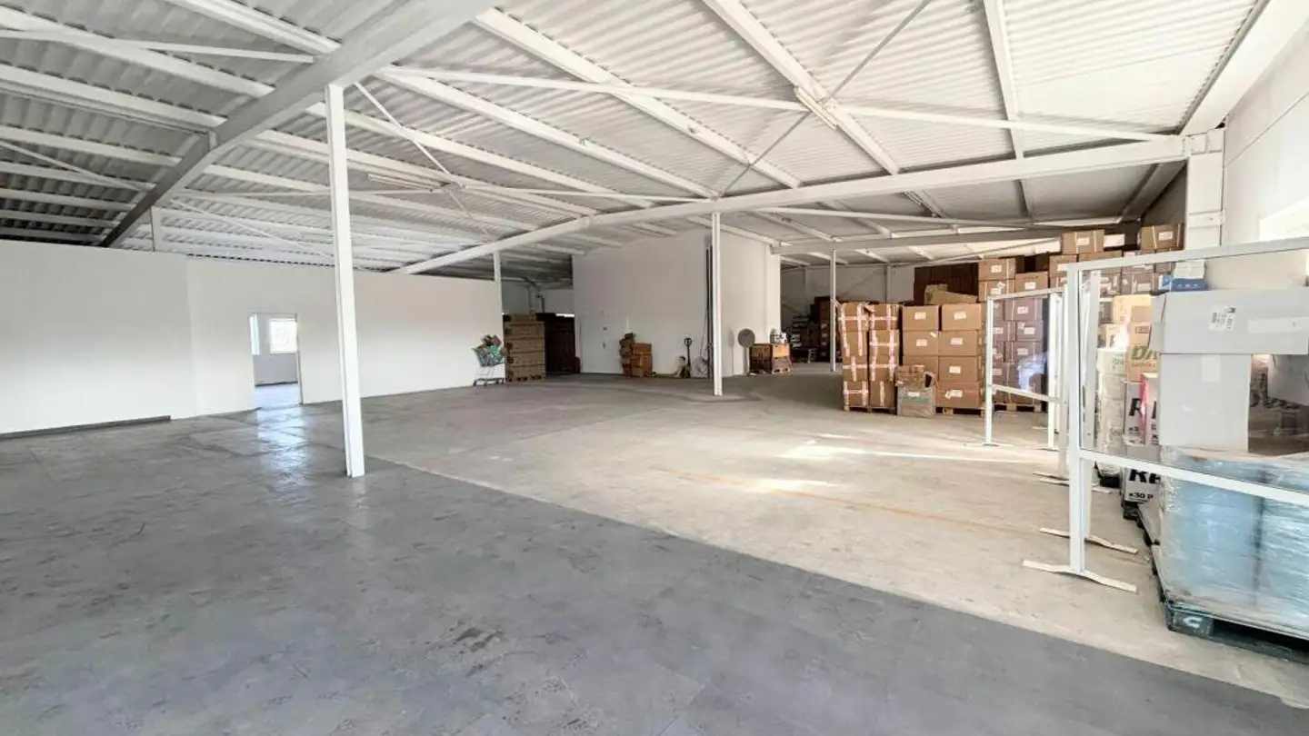 Department store for rent - 1030 Bussigny