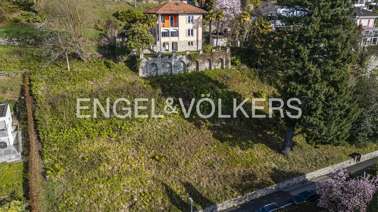 Constructible plot for sale - 6644 Orselina