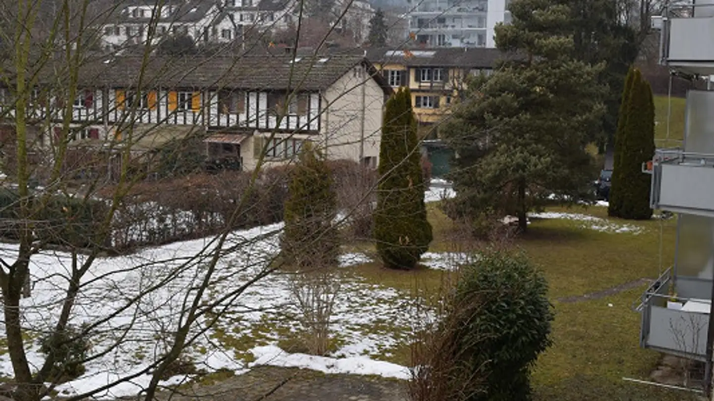 Place de parking extérieure à louer - Hochstrasse 307, 8200 Schaffhausen