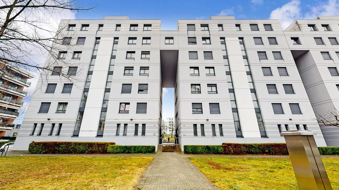 Place de parking extérieure à louer - Via Industria 24, 6963 Pregassona
