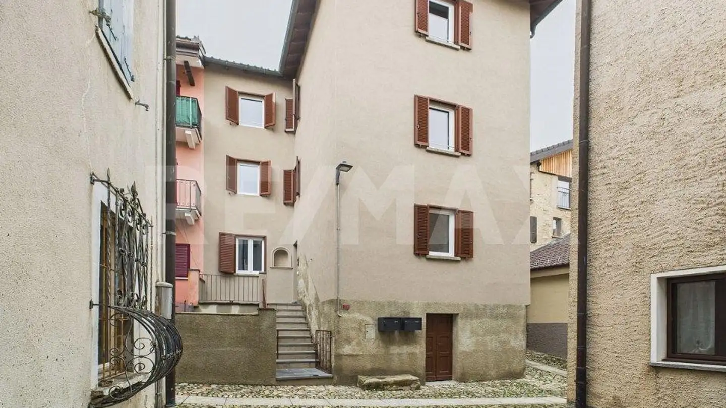 Residential building for sale - 6986 Novaggio