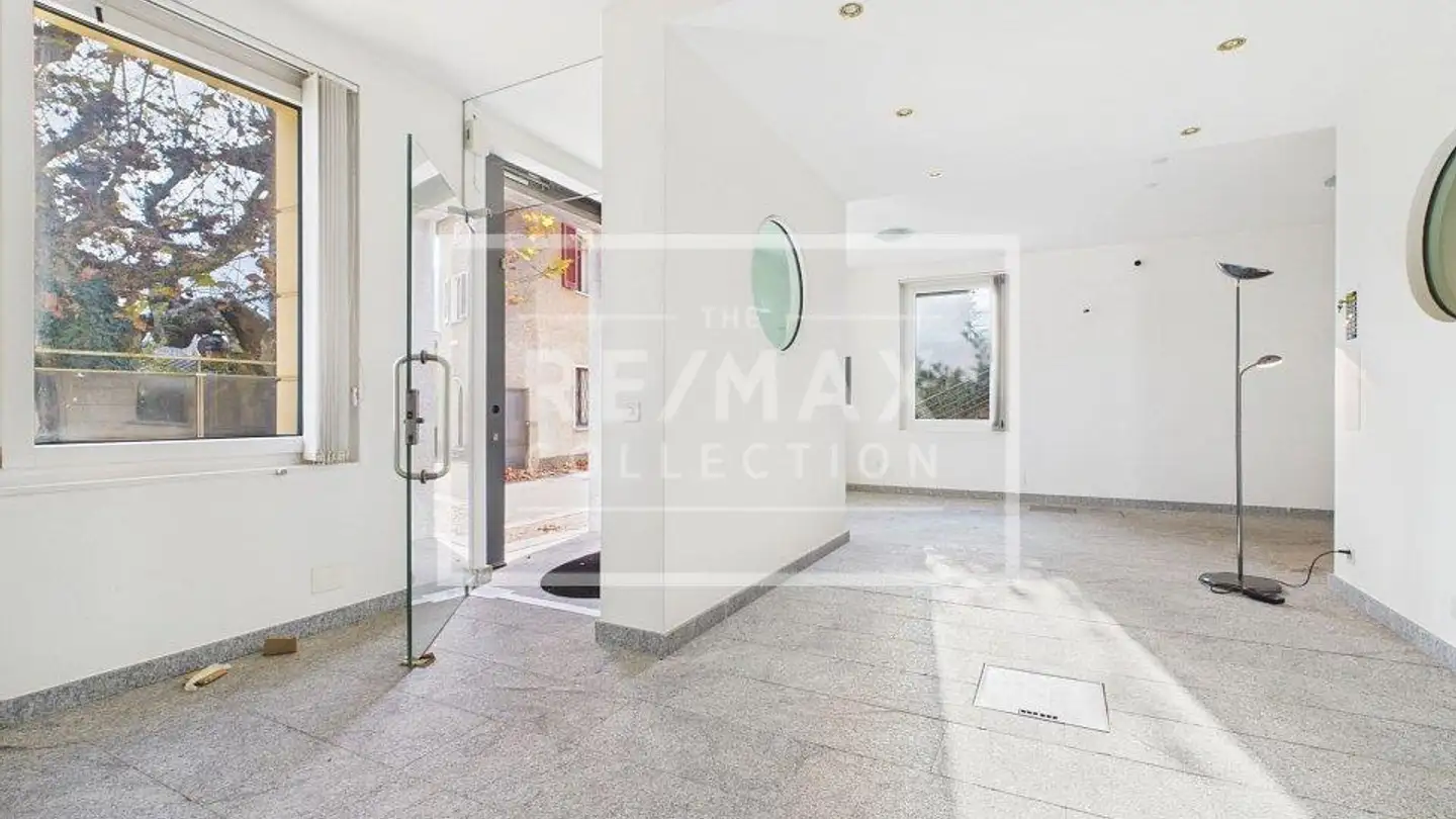 Office space for sale - 6927 Agra