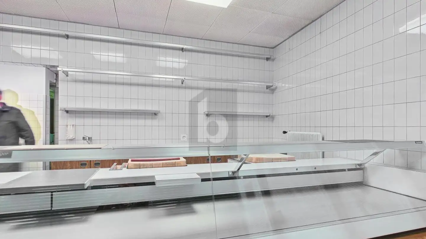 Shop for sale - 3954 Leukerbad - Photo 3