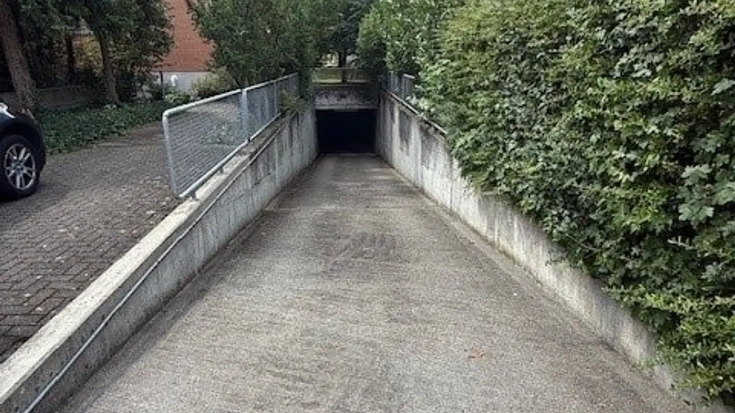 Parcheggio sotterraneo in affitto - Mitteldorfstrasse 2, 4153 Reinach BL - Photo 2