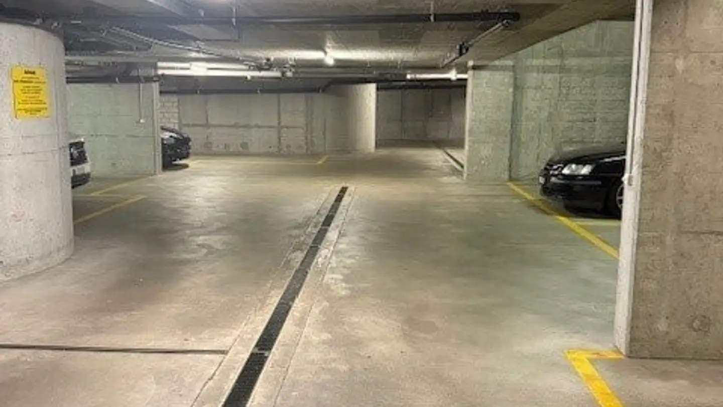 Parcheggio sotterraneo in affitto - Mitteldorfstrasse 2, 4153 Reinach BL - Photo 3