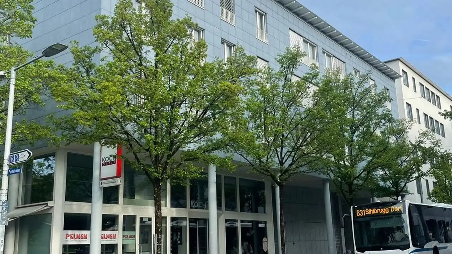 Commercial for rent - Bahnhofstrasse, 6340 Baar