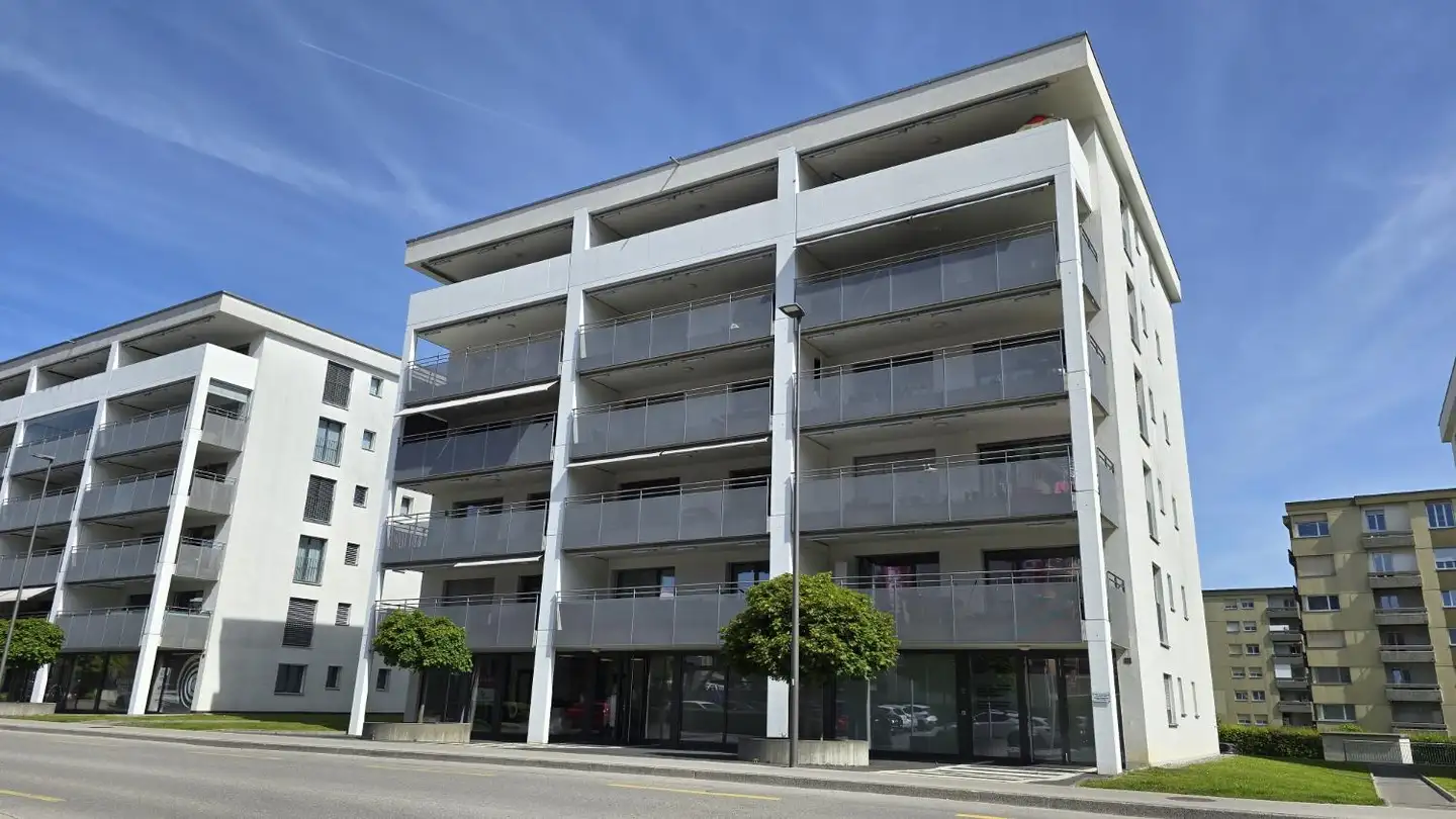 Shop for rent - Rue De La Condémine 64, 1630 Bulle