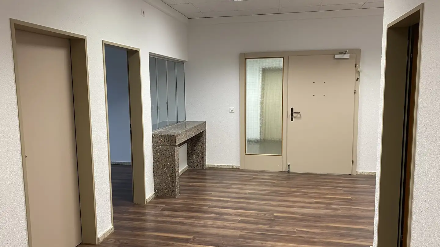 Bürofläche mieten - Industriestrasse 9, 8618 Oetwil am See