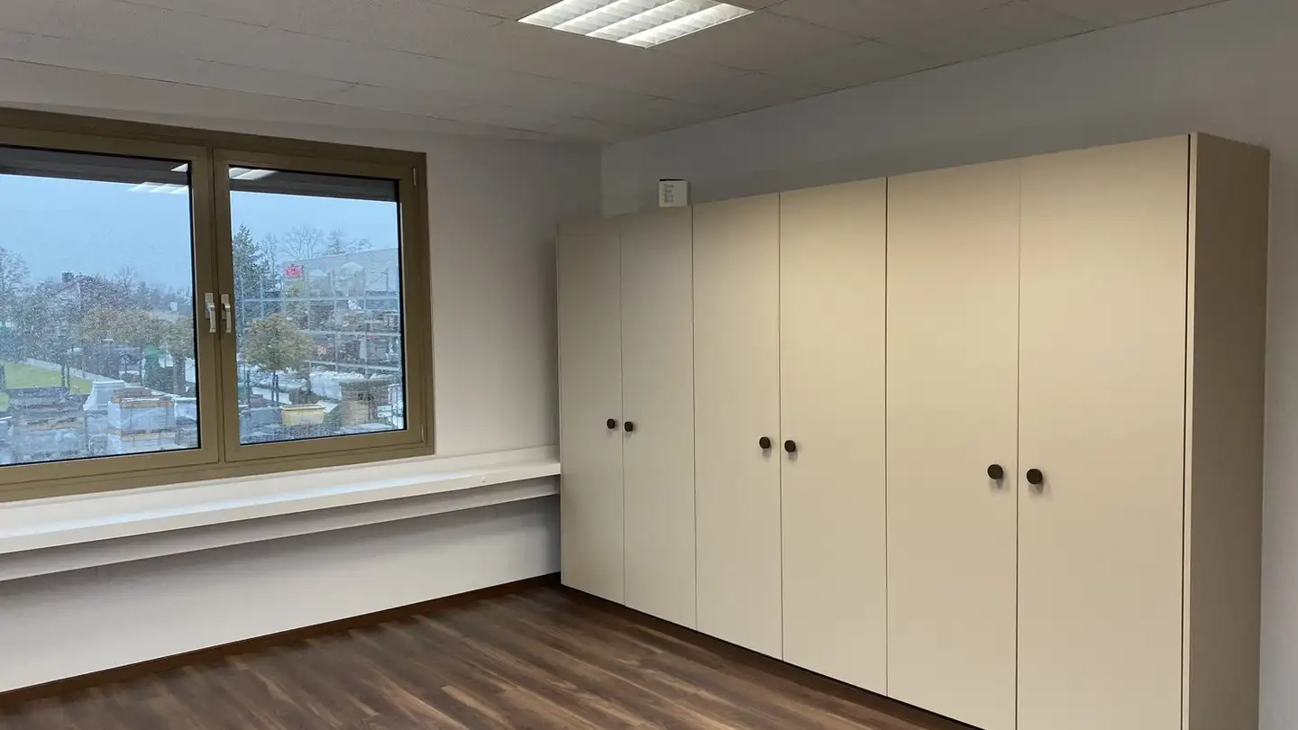 Bürofläche mieten - Industriestrasse 9, 8618 Oetwil am See - Foto 3