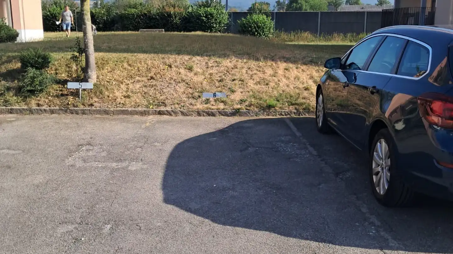 Parkplatz im Freien mieten - Wolfacker 13, 4657 Dulliken