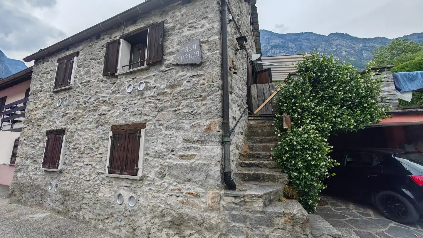 Maison individuelle à louer - 6690 Cavergno