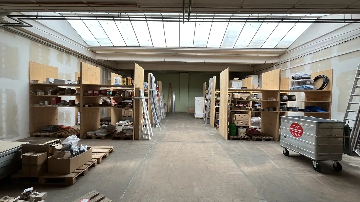Commercial for rent - Fabrikstrasse 2, 8750 Riedern