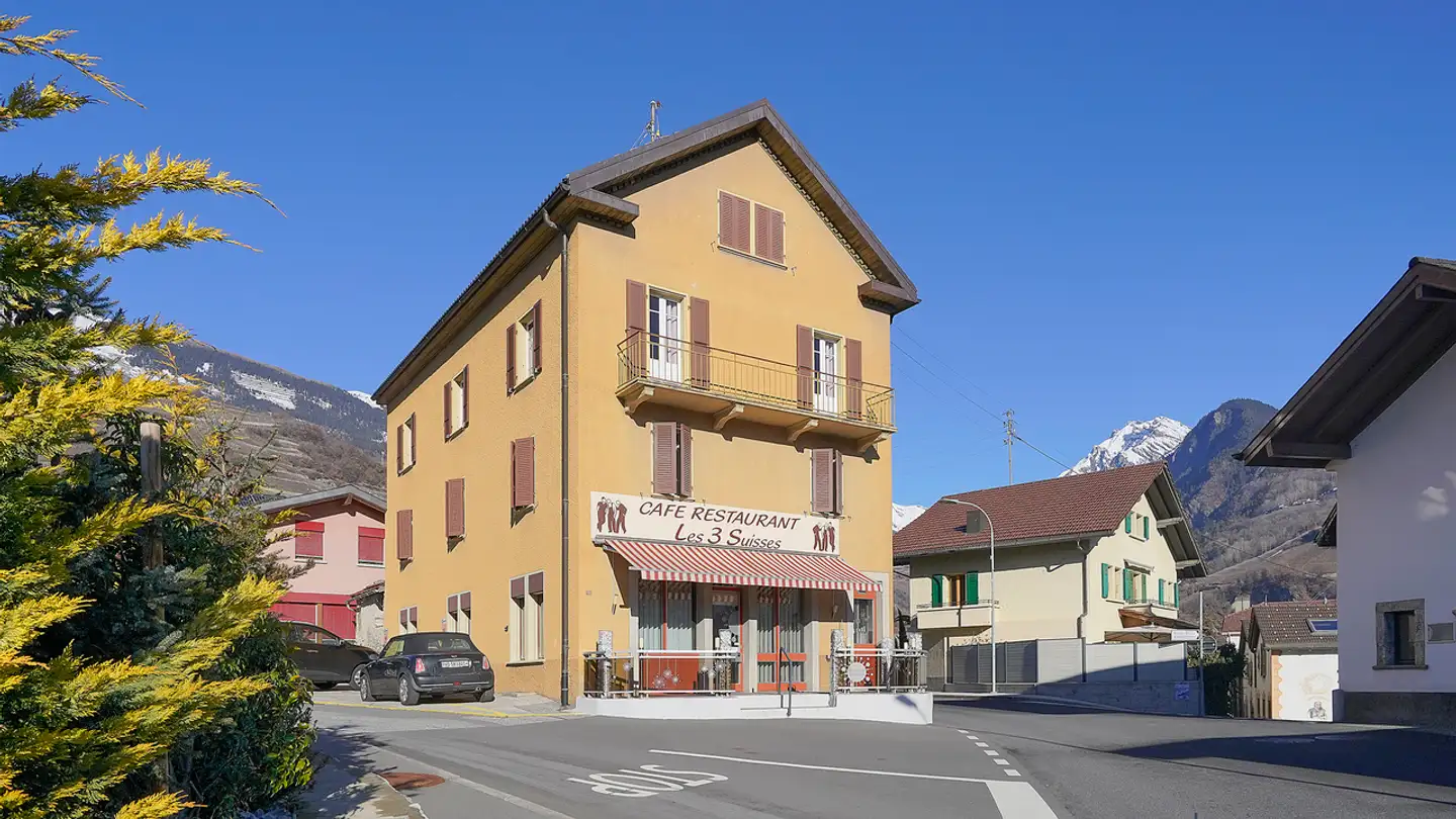 Mixed-use building for sale - 1964 Conthey