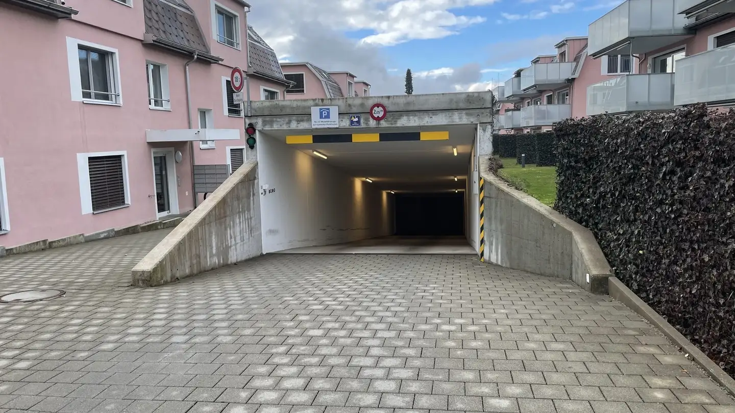 Garage individuel à louer - Baumenstrasse 12, 8330 Pfäffikon ZH
