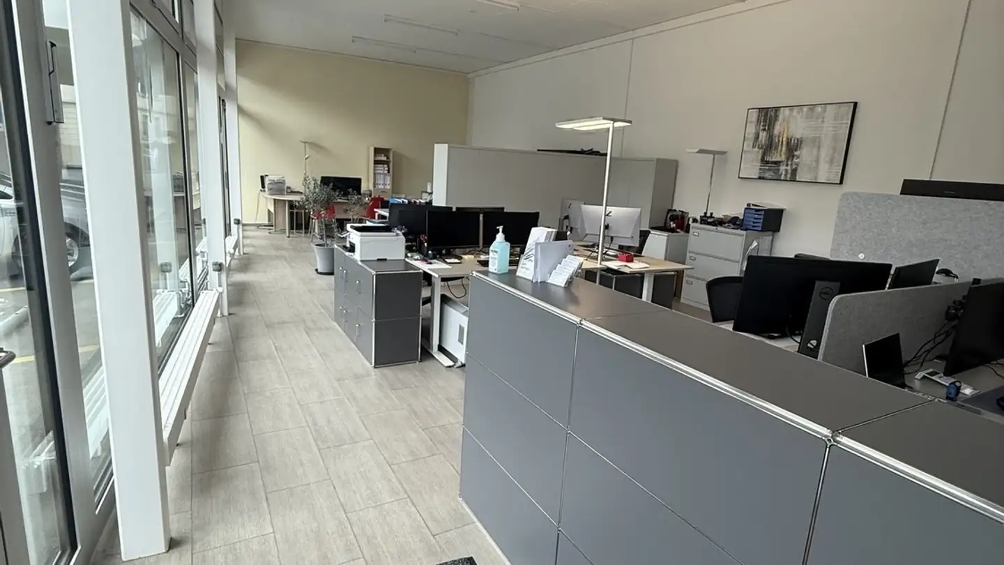 Commercial à louer - Rüeggisingerstrasse 5, 6020 Emmenbrücke