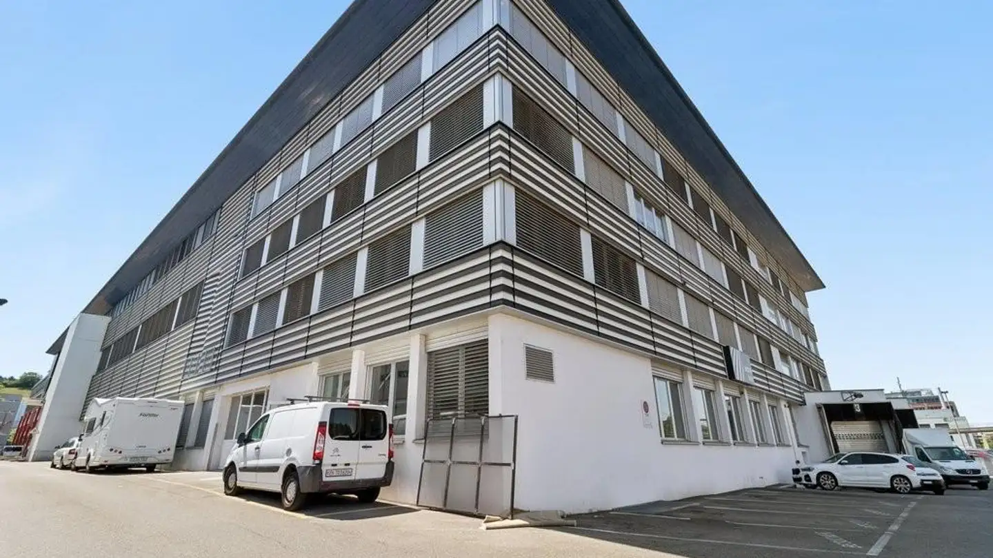 Commercial à louer - Zürcherstrasse 113, 8952 Schlieren