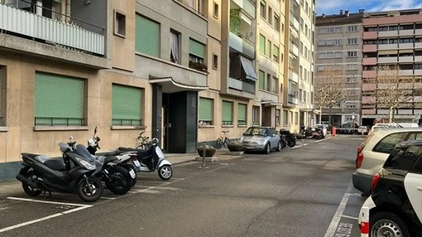 Place de parking extérieure à louer - Rue Dancet 22b, 1205 Genève