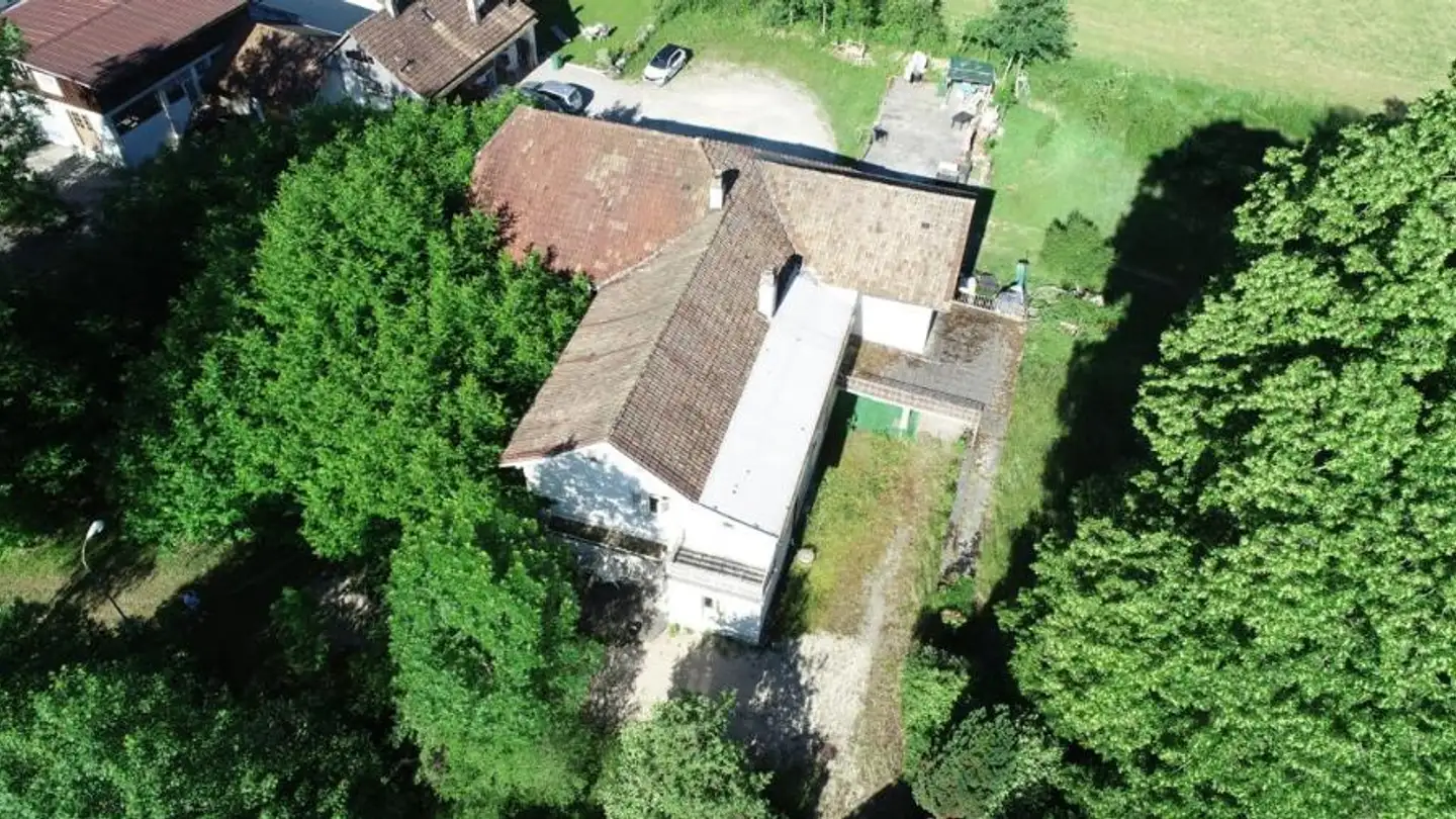 Mehrfamilienhaus kaufen - Cagreu 1b, 2742 Perrefitte