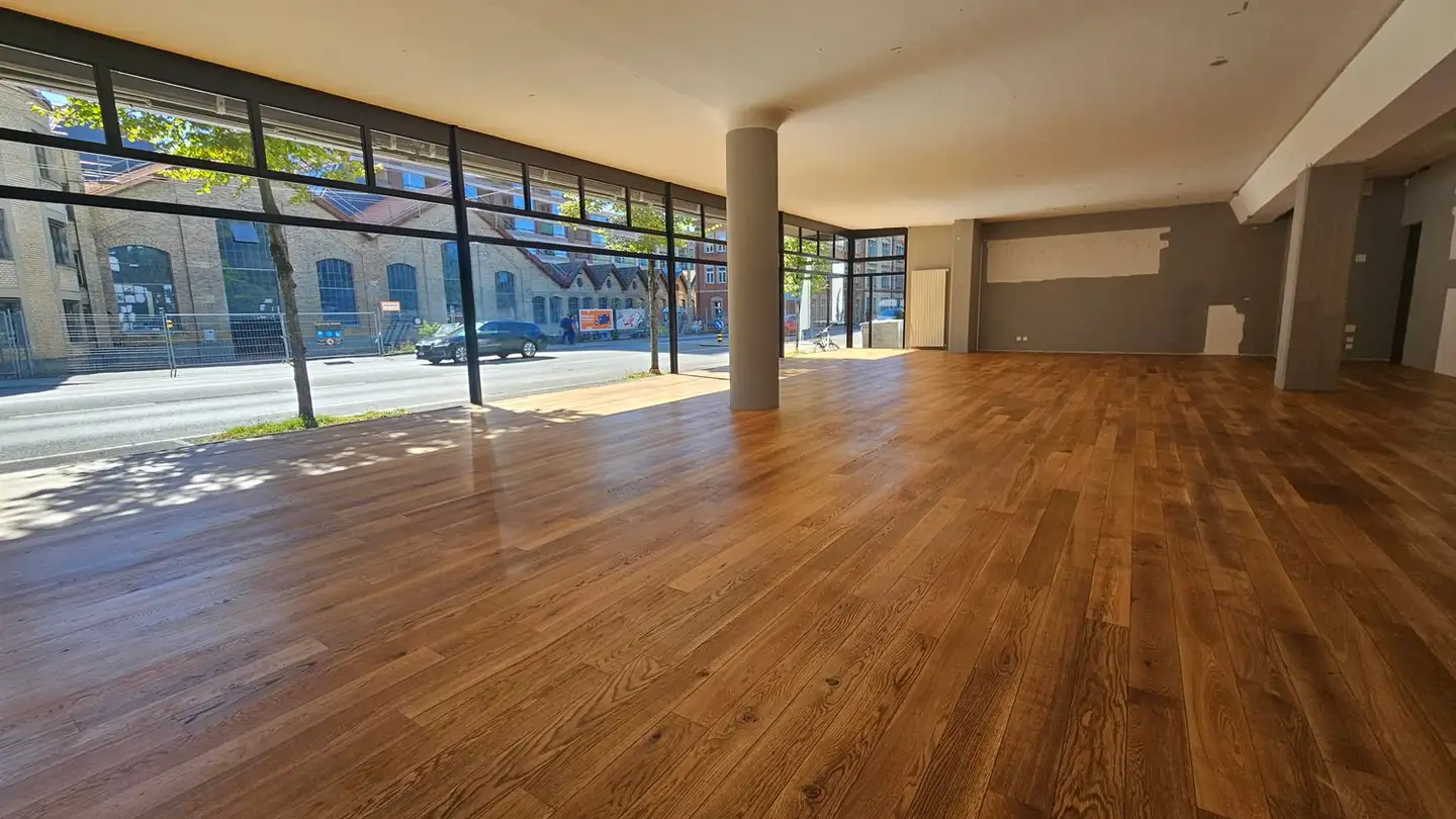 Commercial à louer - Zürcherstrasse 42, 8400 Winterthur