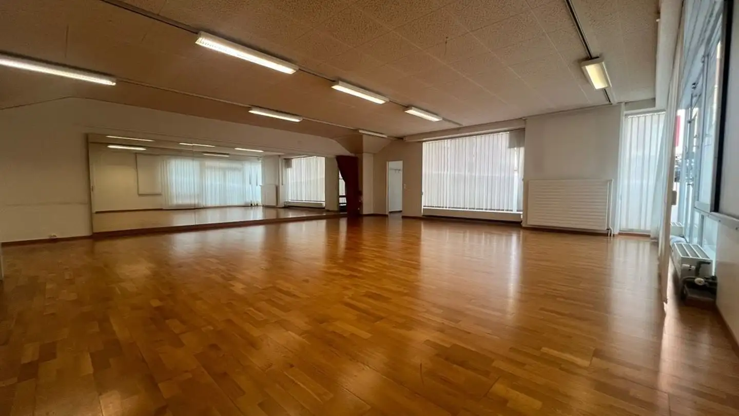 Shop for rent - Rue Pré-Du-Marché 21, 1004 Lausanne - Photo 3