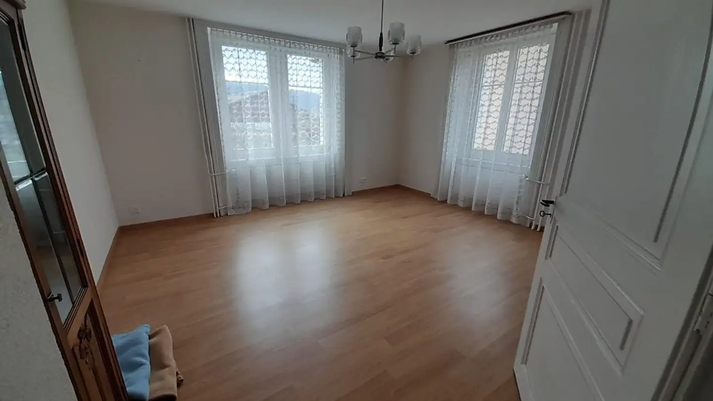 Wohnung mieten - Le Faubourg 12, 2056 Dombresson - Foto 2