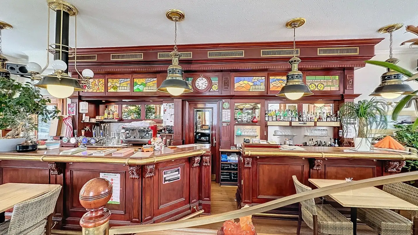 Mixed-use building for sale - 1347 Le Sentier