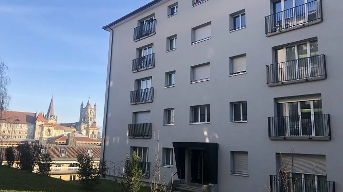 Single garage for rent - Avenue De Riant-Mont 8, 1004 Lausanne