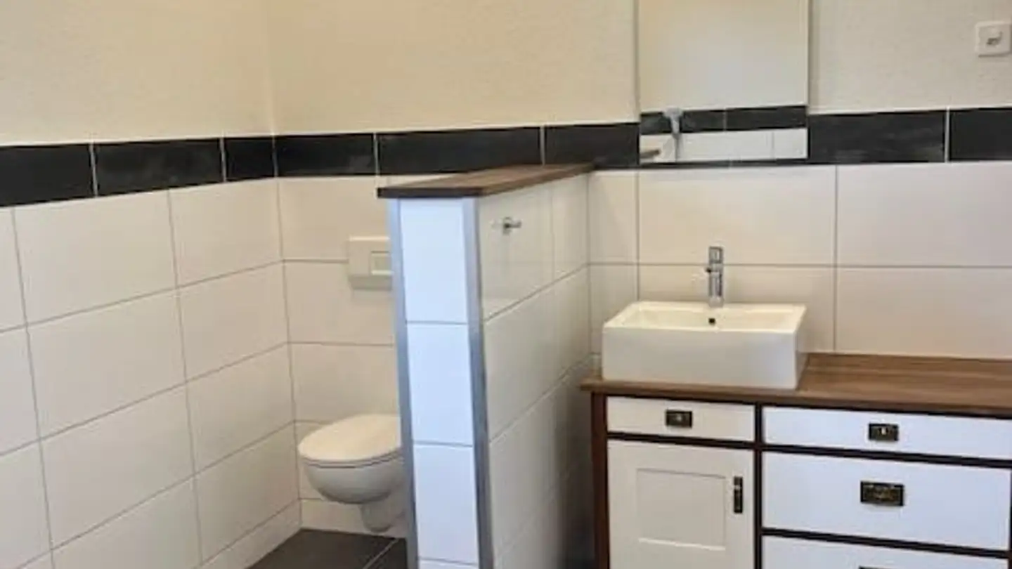 Wohnung mieten - Bahnhofstrasse 2, 1797 Münchenwiler - Foto 4