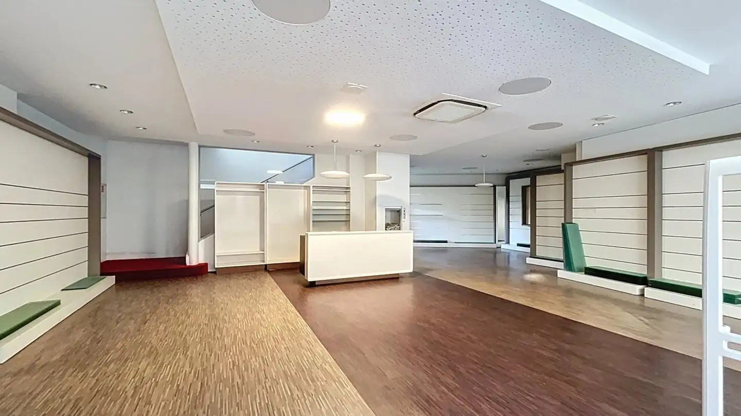 Shop for sale - 1950 Sion - Photo 2