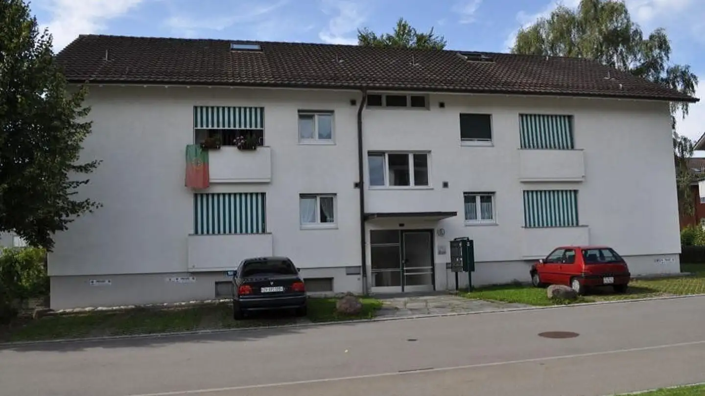 Place de parking extérieure à louer - Steinackerstrasse 8, 8152 Glattbrugg