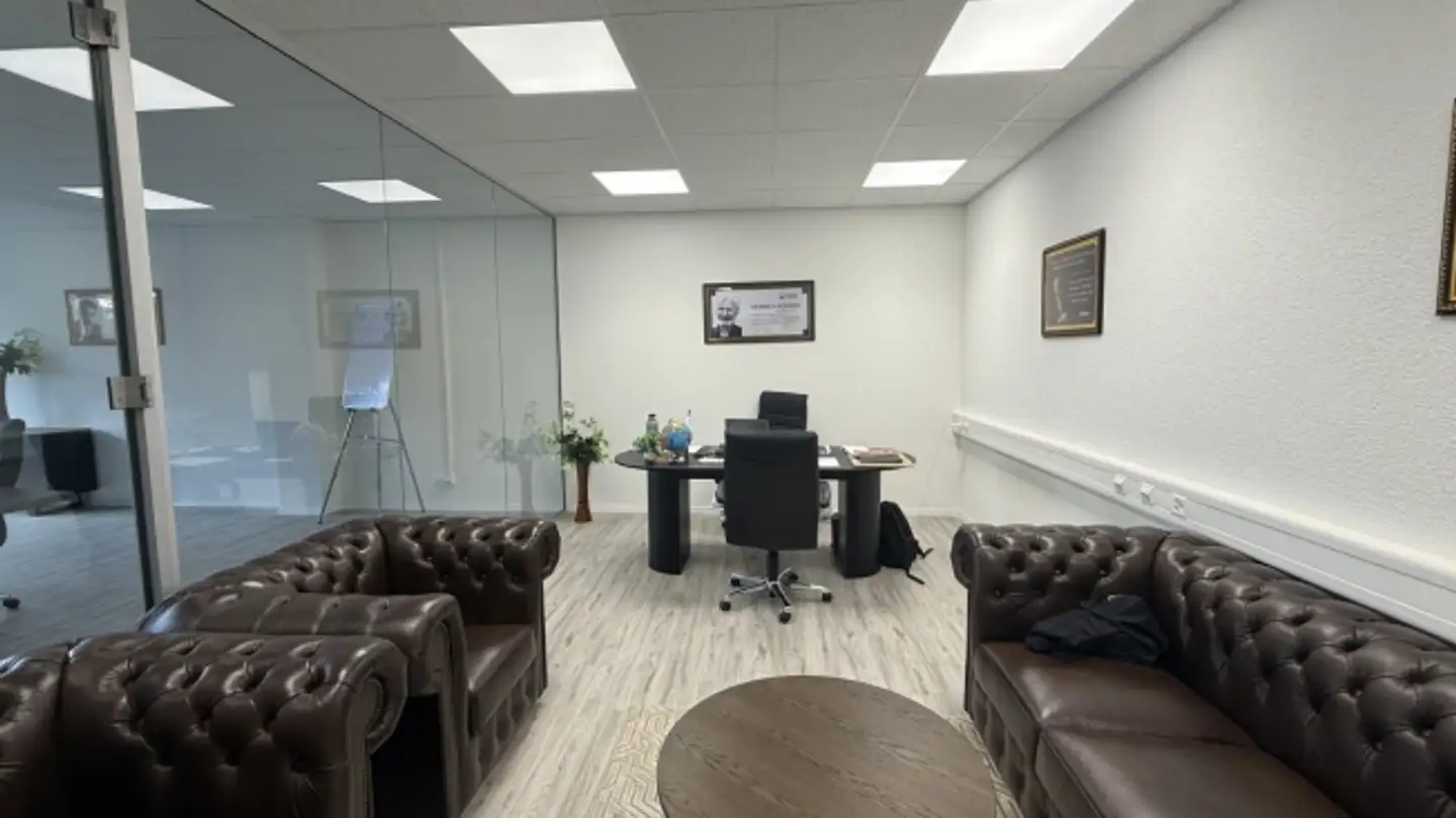 Commerciale in affitto - Hinterbergstrasse 11, 6330 Cham