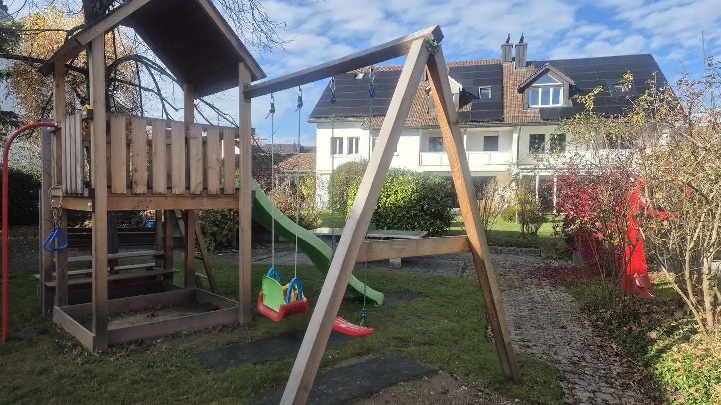 Maison en terrasse à louer - Unterdorfstrasse, 8124 Maur - Photo 2