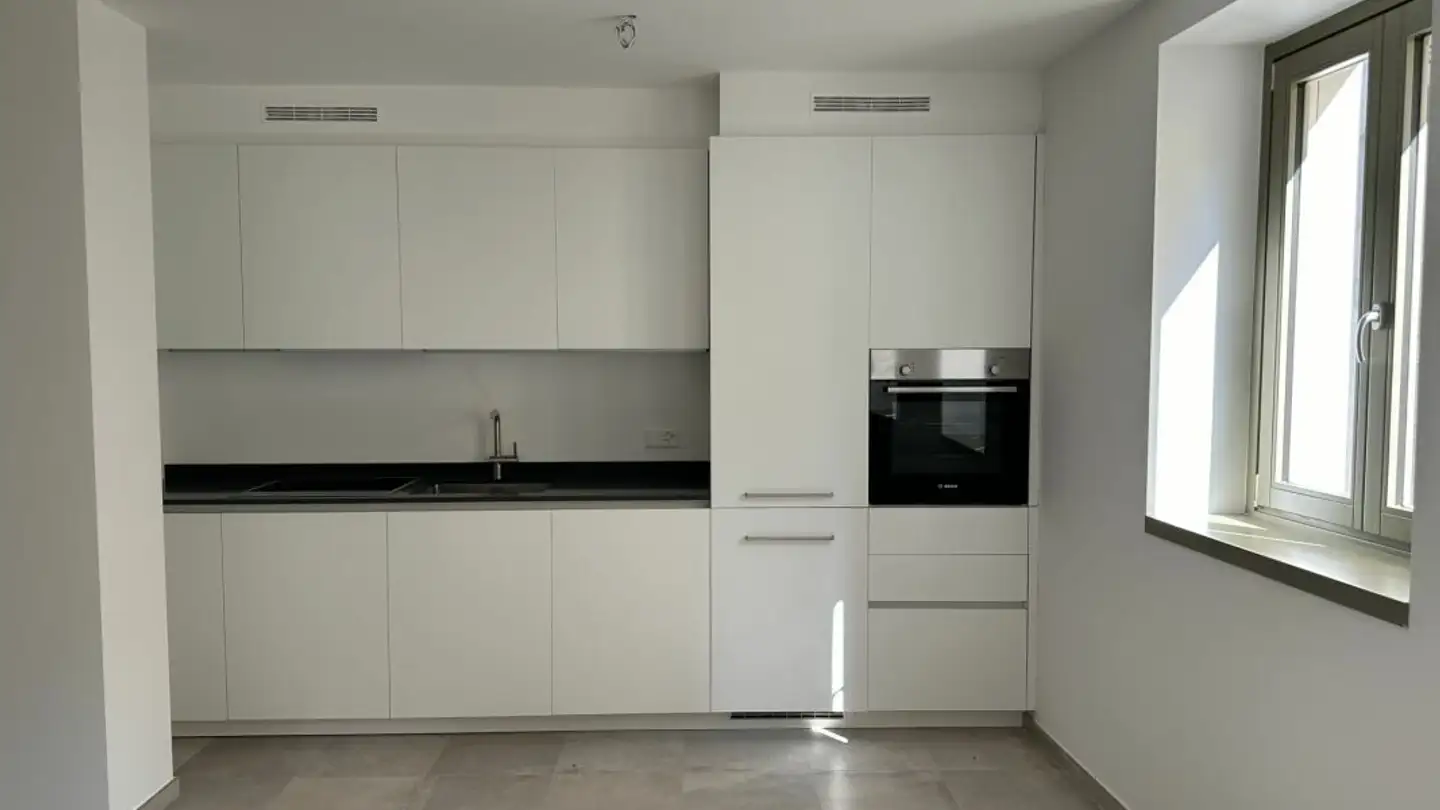 Workshop for sale - Piazza Arch. C. Frasca, 6932 Breganzona