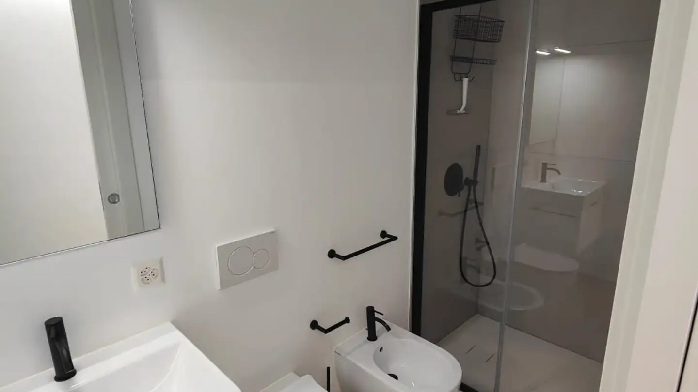 Apartment for rent - 6600 Muralto - Photo 2