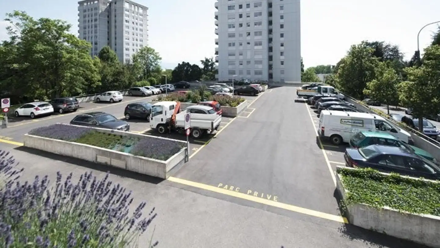 Place de parking extérieure à louer - Avenue De Montoie 35, 1007 Lausanne