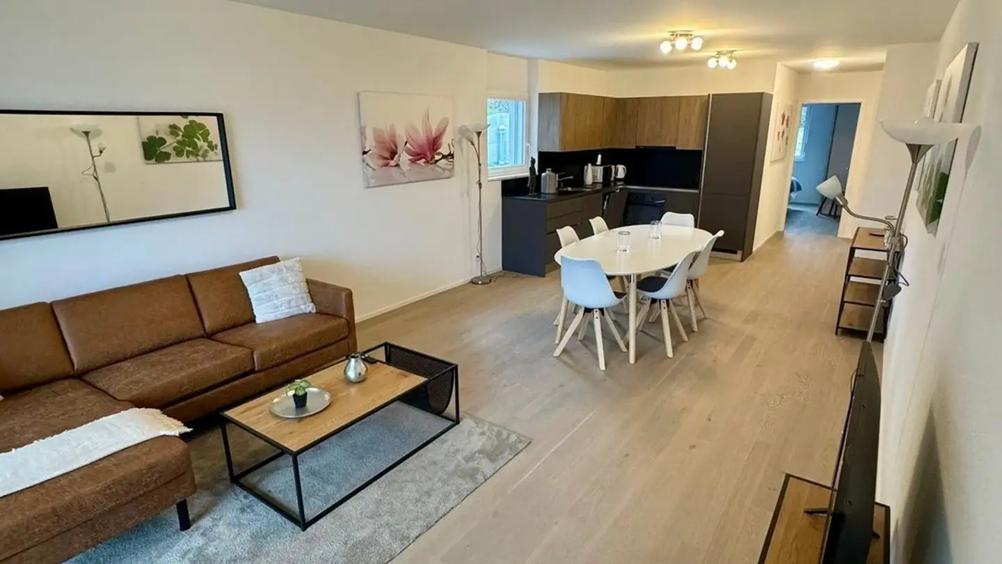 Apartment for rent - 1907 Saxon