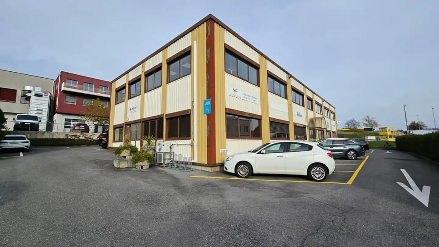 Residential building for sale - 1304 Cossonay-Ville