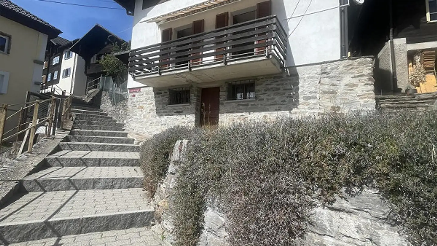 Single house for sale - 6748 Anzonico