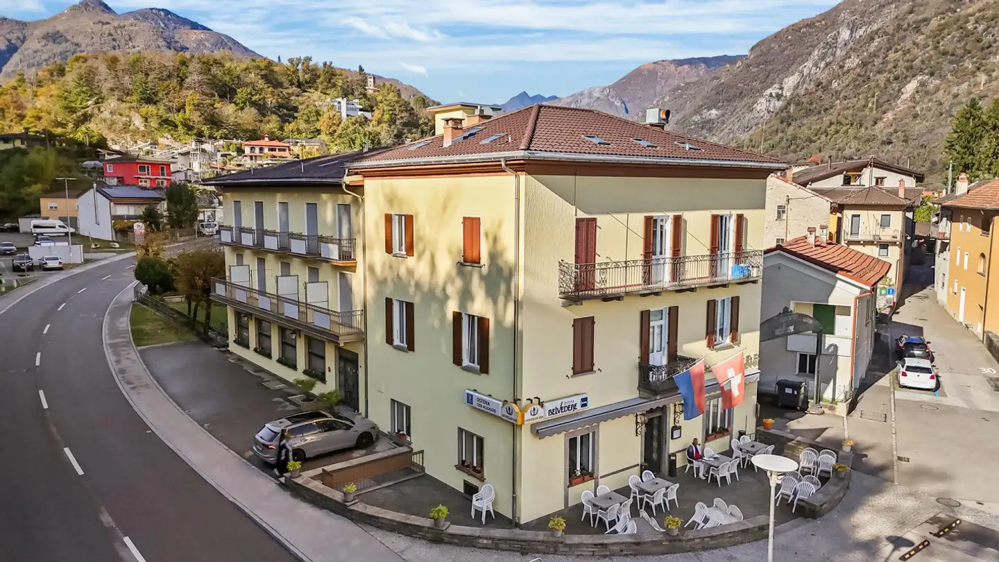 Hôtel à vendre - 6616 Losone