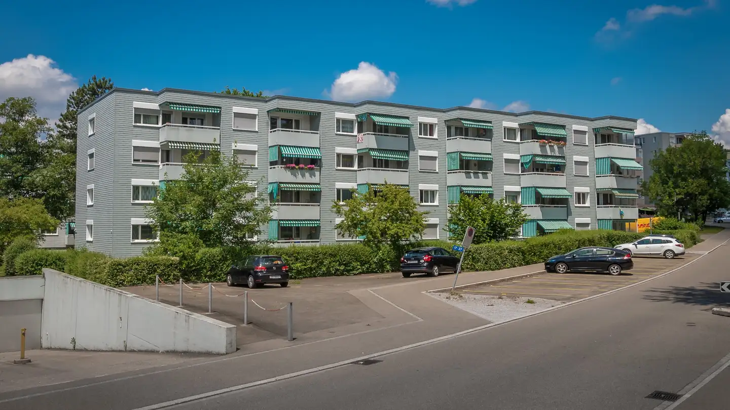 Überdachter Motorradparkplatz mieten - Hohrainlistrasse 17, 8302 Kloten