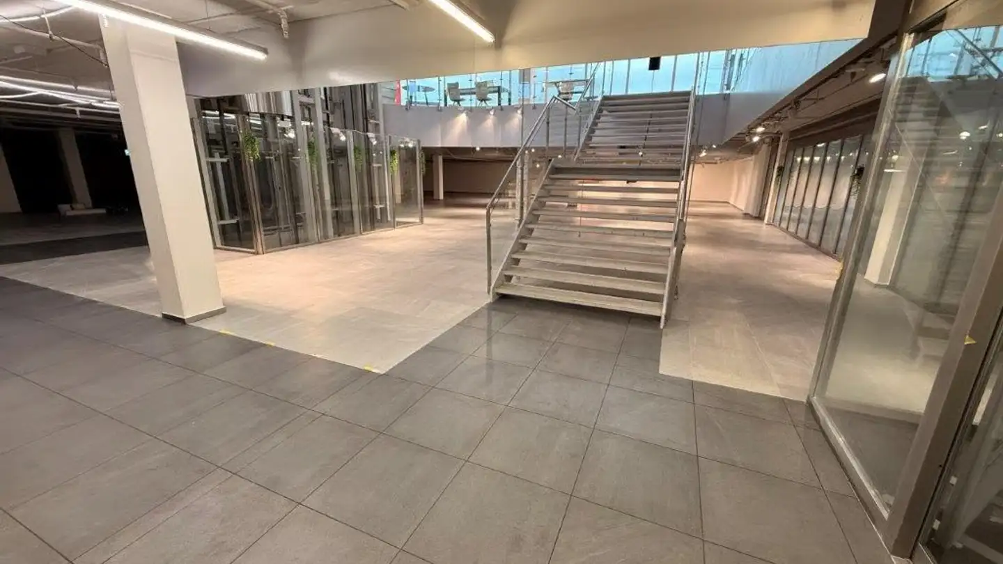 Gewerbe mieten - Wässeristrasse 28, 8340 Hinwil - Foto 2