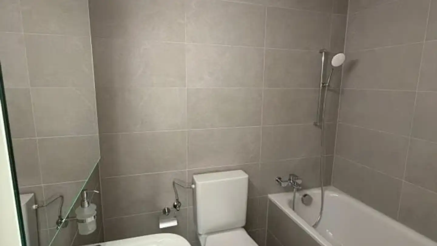 Apartment for rent - Bahnhofstrasse 27, 3800 Unterseen - Photo 4