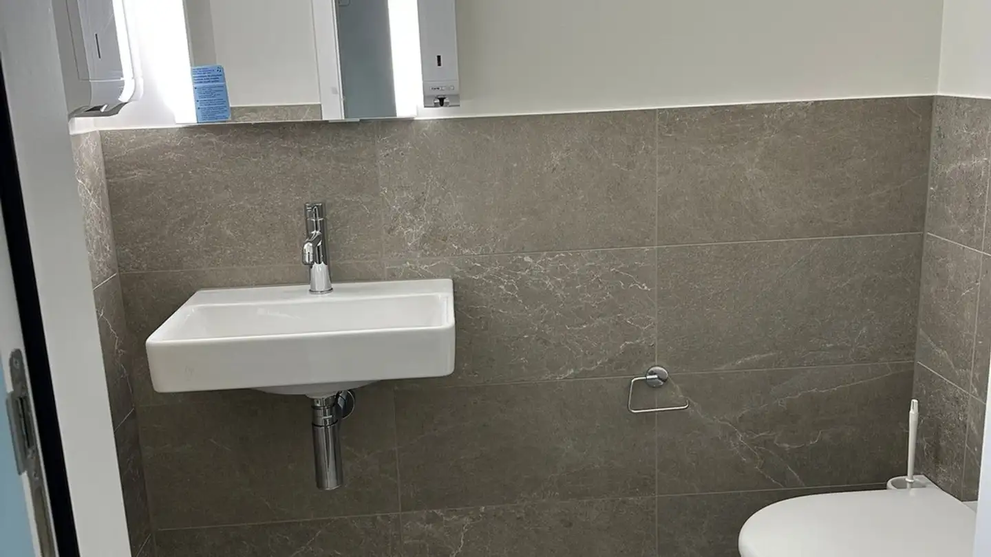 Medical practice for rent - Bahnhofstrasse 21, 8307 Effretikon - Photo 3