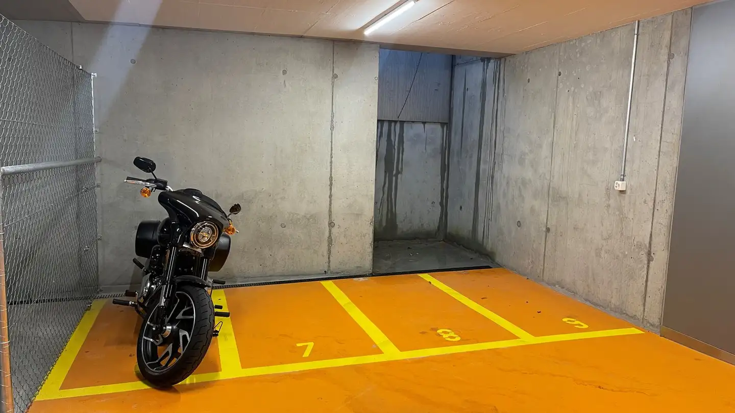 Parcheggio interno per moto in affitto - Feldstrasse 50, 8180 Bülach - Photo 2